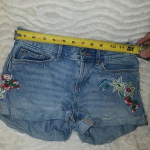 🖤 Old Navy 24W Girls Womens Jean Denim Shorts floral embroidery xs cuffed